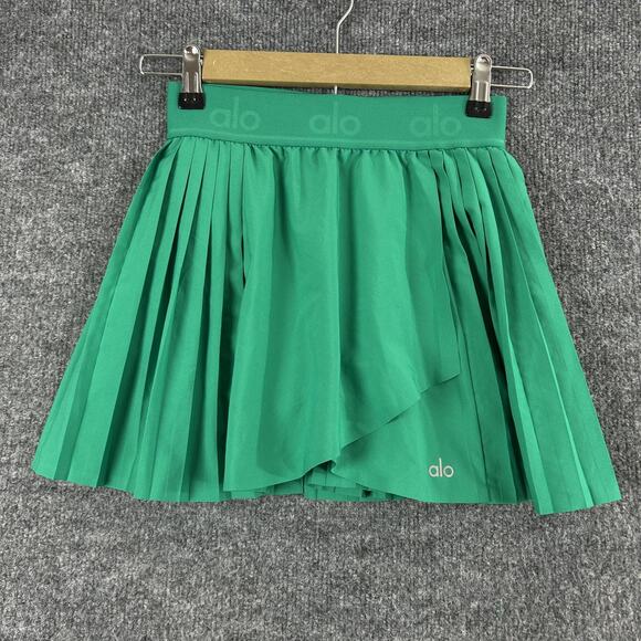 ALO Yoga Dresses & Skirts - Alo Yoga Skirt Small Emerald Aces Tennis Skort Pleated Green Athletic Chic